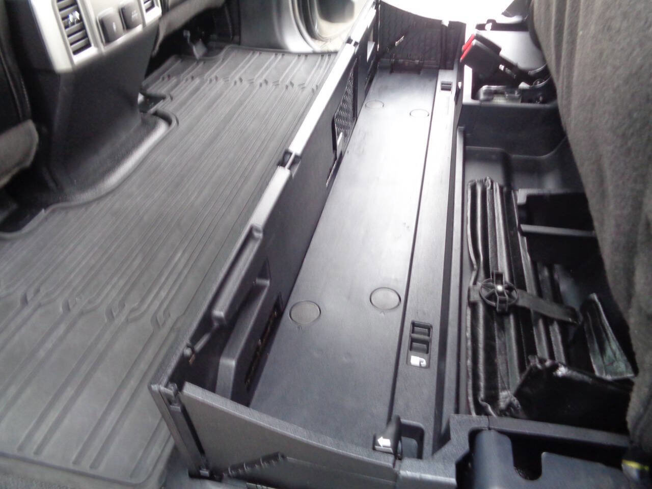 Used 2017 Ford F250 Lariat w/ Chrome Package image 64