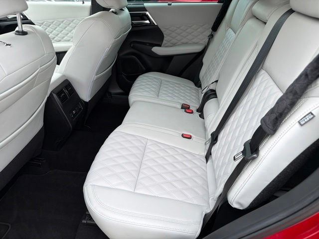 Used 2023 Mitsubishi Outlander SEL FWD image 15