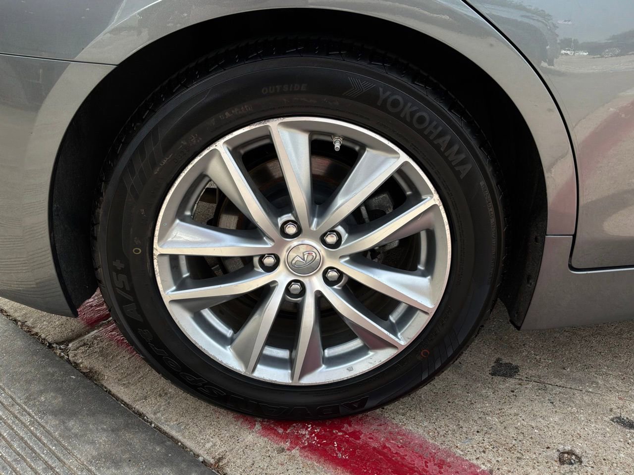 Used 2016 INFINITI Q50 3.0t Premium w/ 3.0T Premium Plus Package RWD image 9