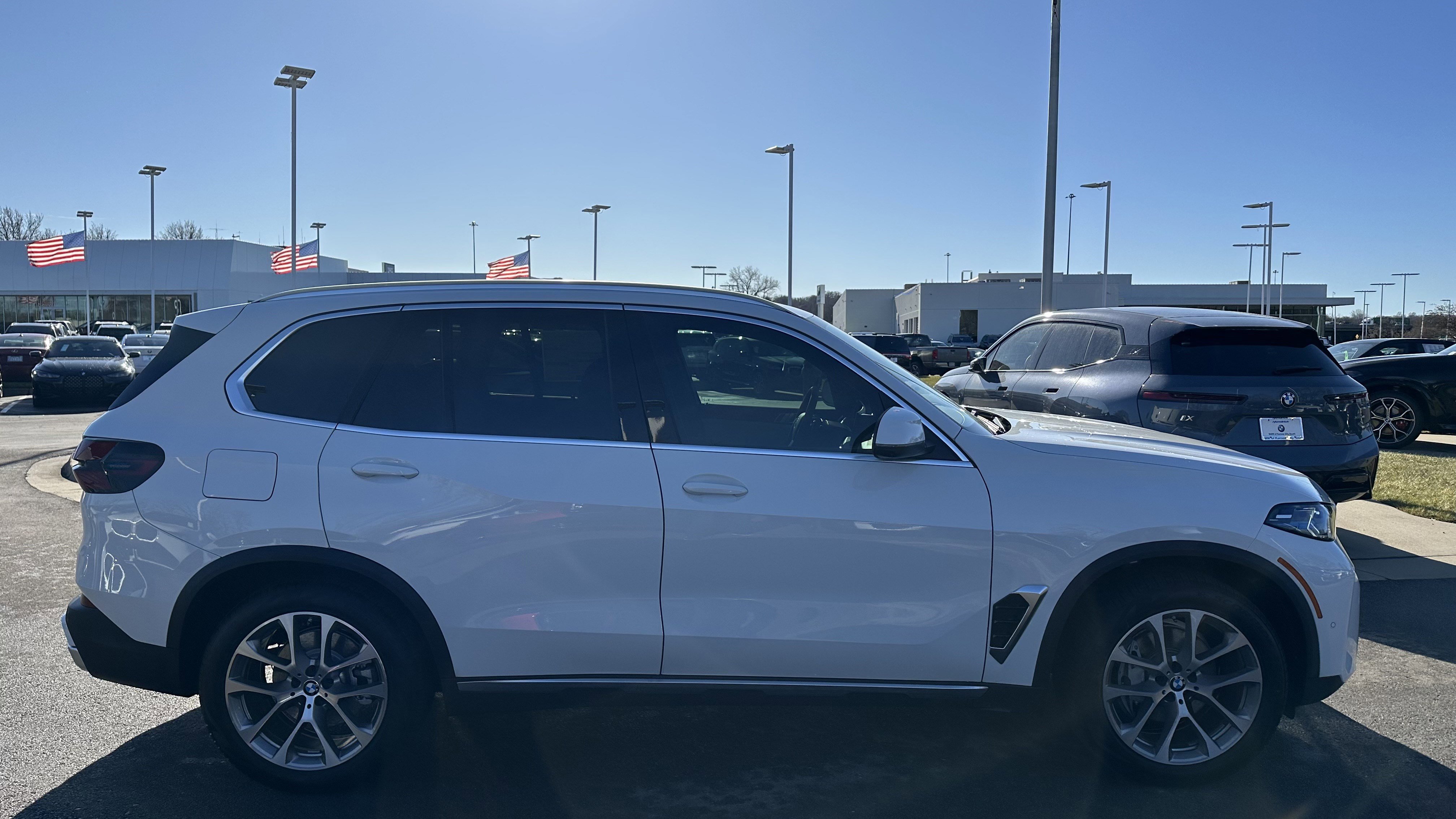 Used 2026 BMW X5 xDrive40i w/ Premium Package AWD/4WD image 11