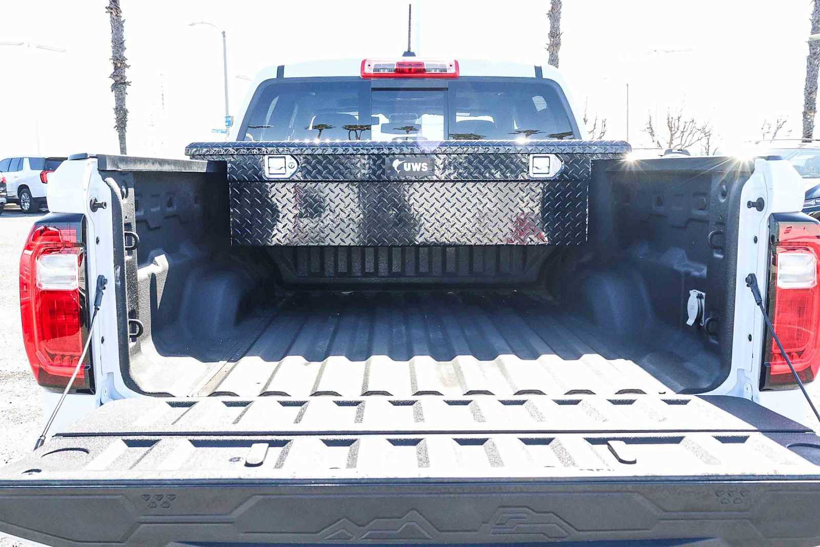 Used 2023 GMC Canyon AT4 w/ AT4 Premium Package image 13