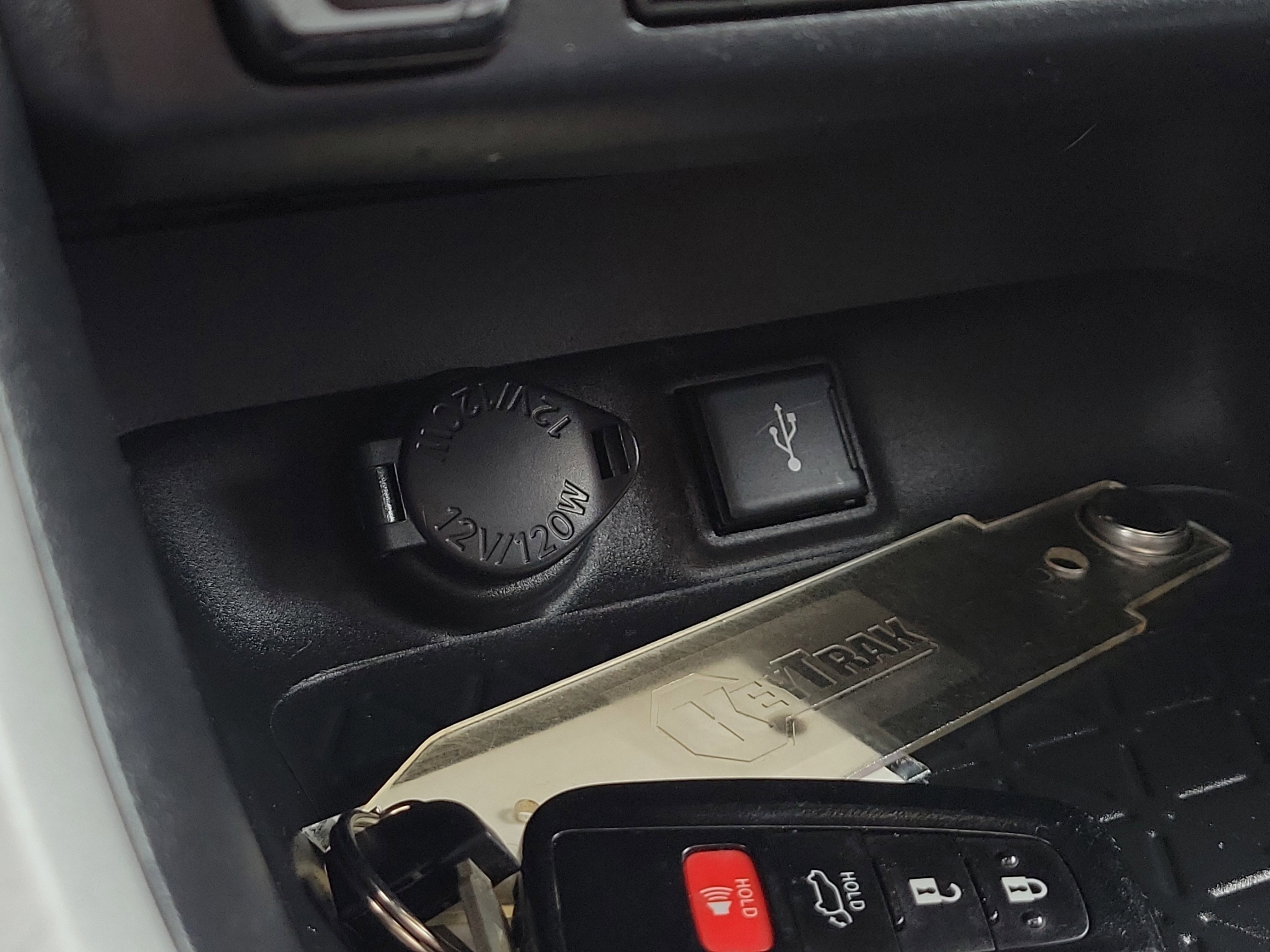 Used 2020 Toyota RAV4 XLE Premium image 33