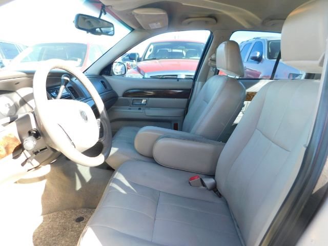 Used 2010 Mercury Grand Marquis LS image 10
