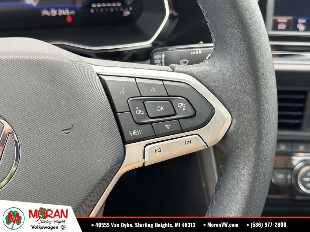Certified 2023 Volkswagen Jetta SE w/ Panoramic Sunroof Package FWD image 24