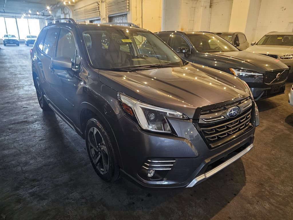 Used 2023 Subaru Forester Touring AWD/4WD image 5