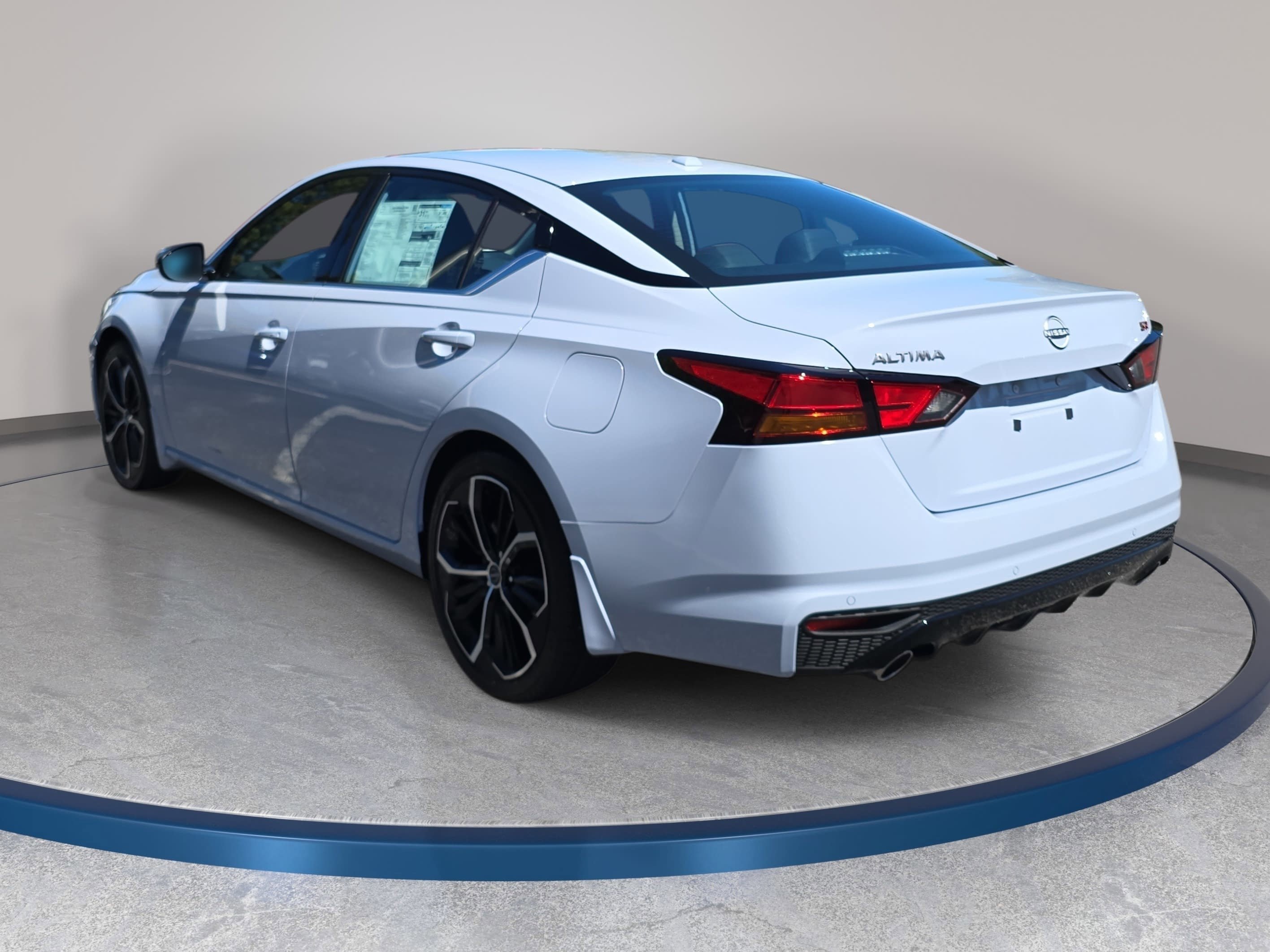 New 2025 Nissan Altima 2.5 SR w/ SR Premium Package FWD image 7