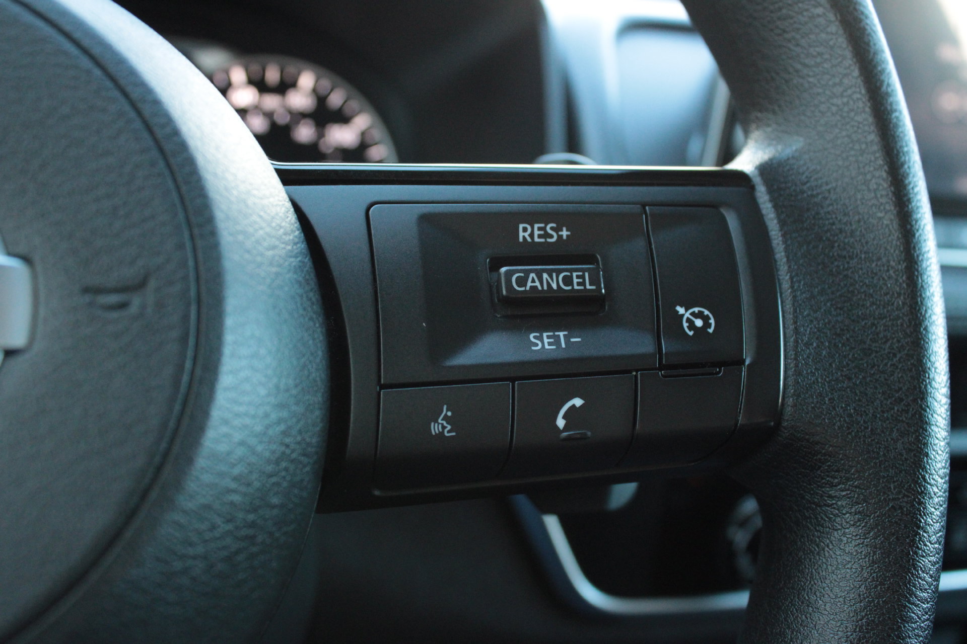 Used 2021 Nissan Rogue S AWD/4WD image 29