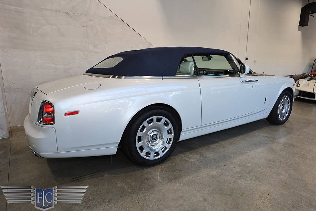 Used 2017 Rolls-Royce Phantom Drophead Coupe image 51