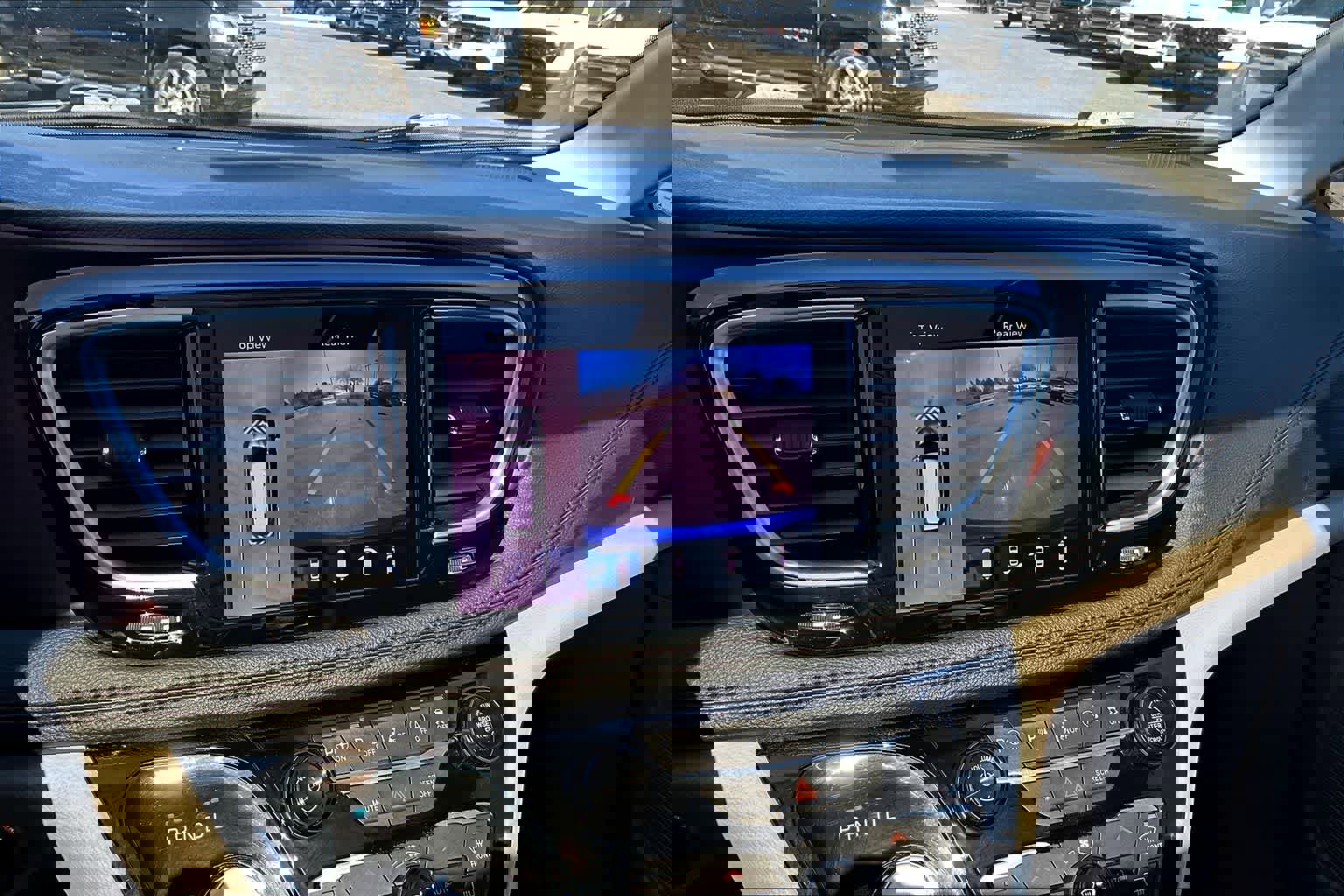 Used 2020 Chrysler Pacifica Limited image 27