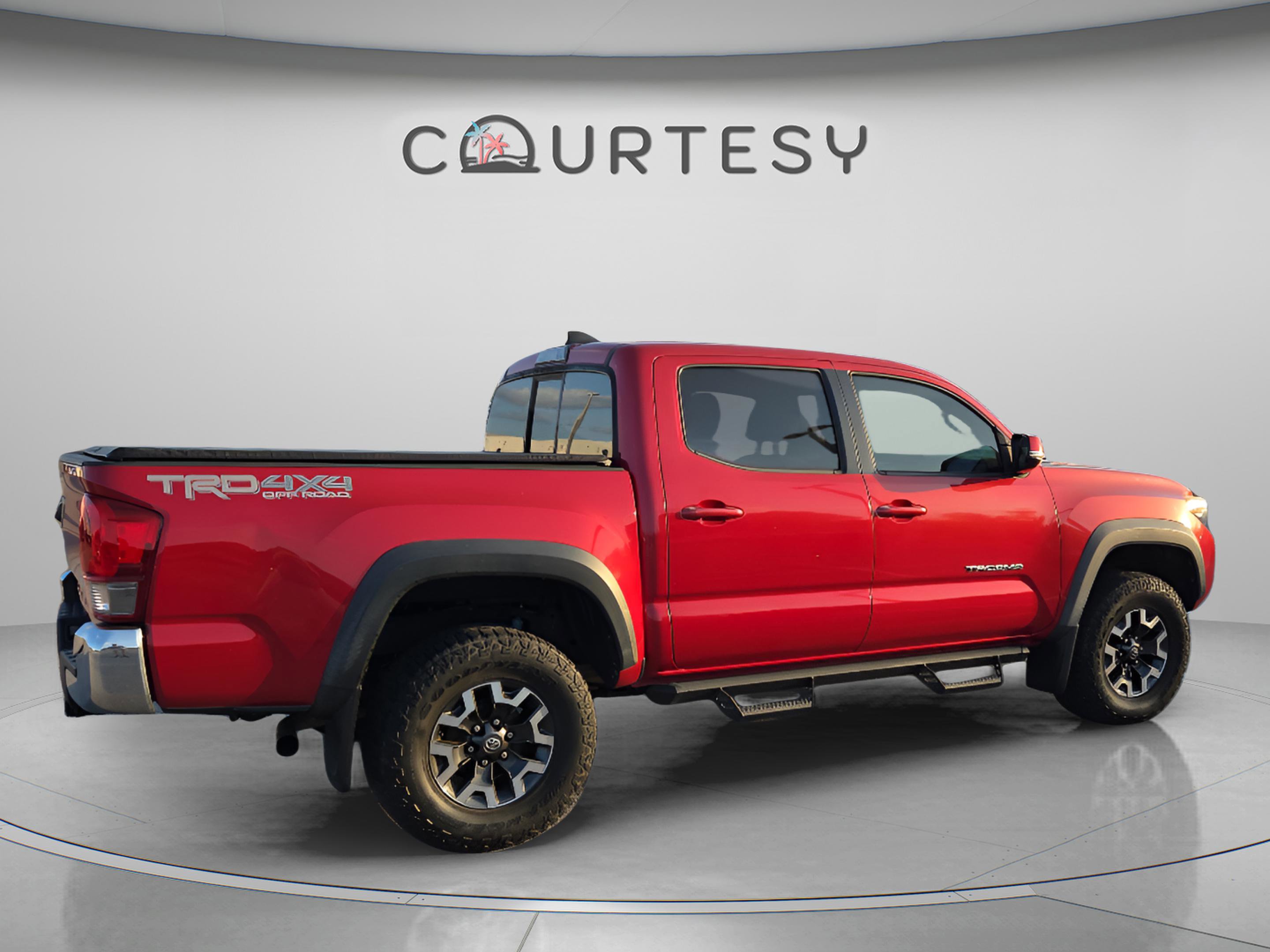 Used 2016 Toyota Tacoma TRD Off-Road w/ Towing Package AWD/4WD image 2