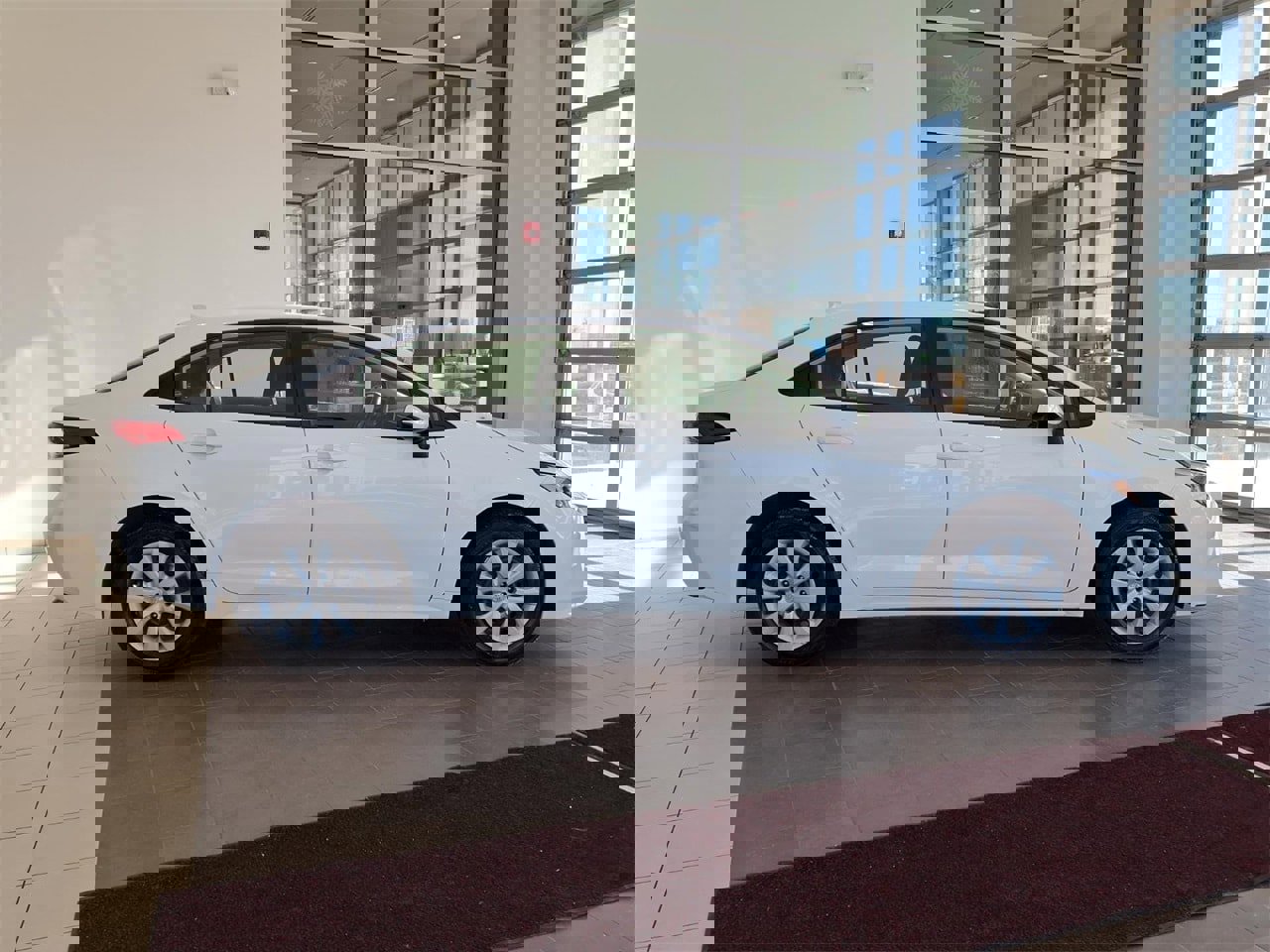 Used 2024 Toyota Corolla LE image 7