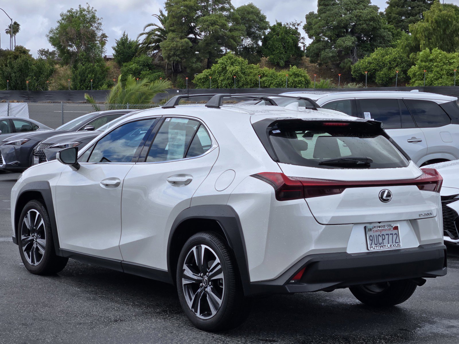 Certified 2025 Lexus UX 300h FWD w/ Accessory Package (Z2) image 6