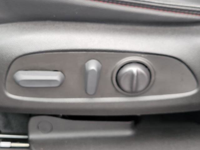 Used 2023 Chevrolet Traverse RS image 20