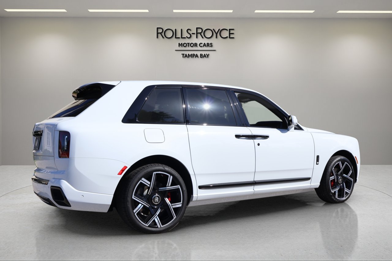 New 2027 Rolls-Royce Cullinan Black Badge AWD/4WD image 2