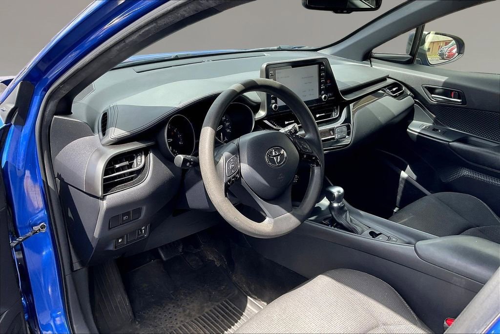 Used 2019 Toyota C-HR LE FWD image 16