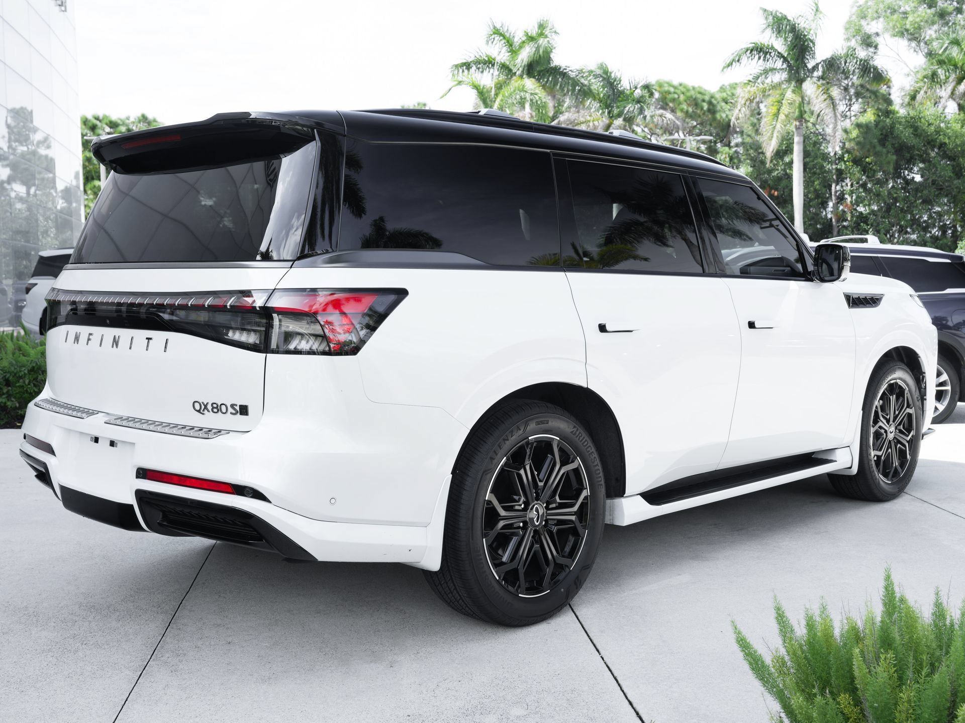 Used 2026 INFINITI QX80 4WD w/ Sport Exterior Package image 10
