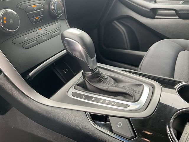 Used 2016 Ford Edge SE image 24