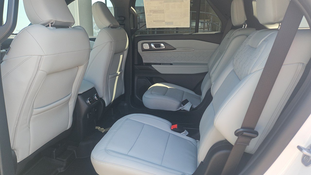 New 2027 Ford Explorer Platinum w/ 3.0L Ultimate Package AWD/4WD image 13