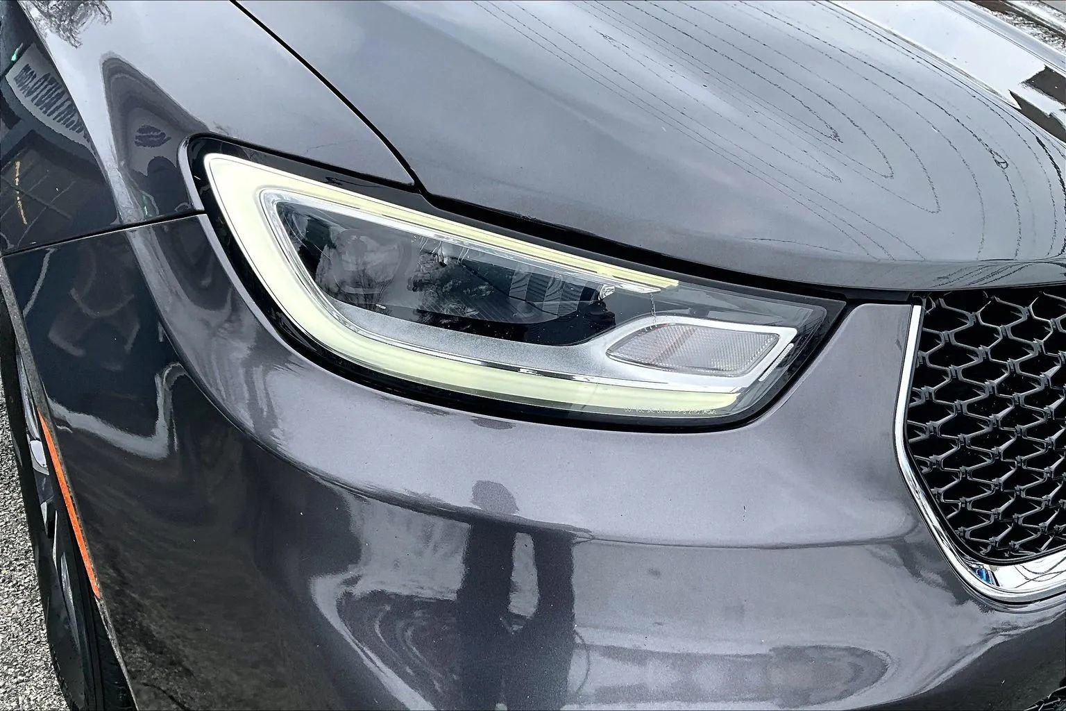 Used 2021 Chrysler Pacifica Touring-L image 28