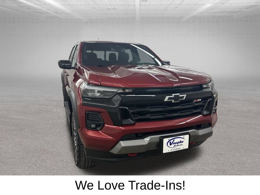Used 2024 Chevrolet Colorado Z71 w/ Z71 Convenience Package 2 AWD/4WD image 3