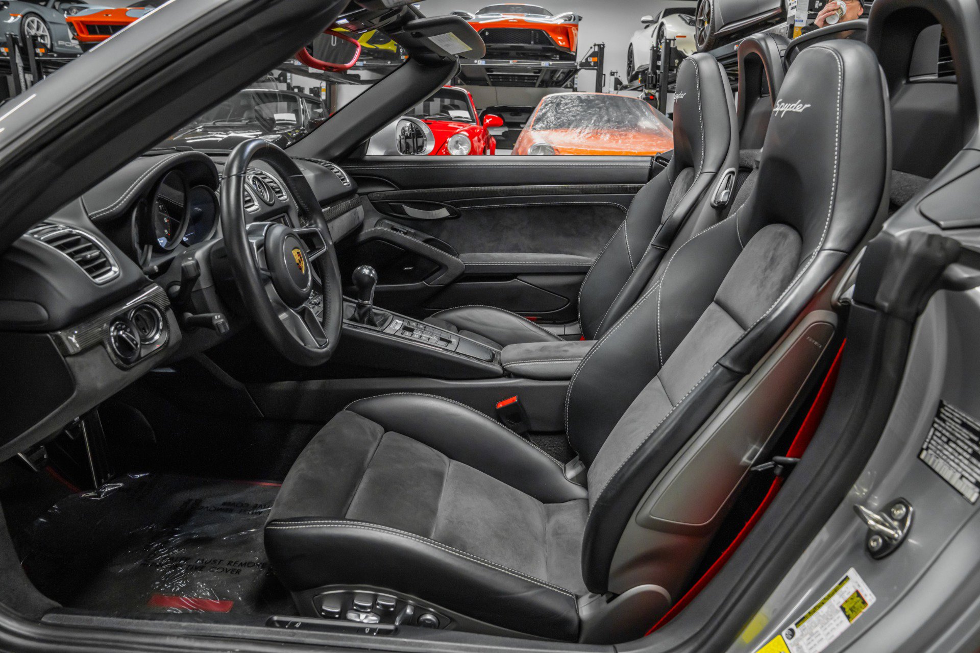 Used 2016 Porsche Boxster Spyder image 30