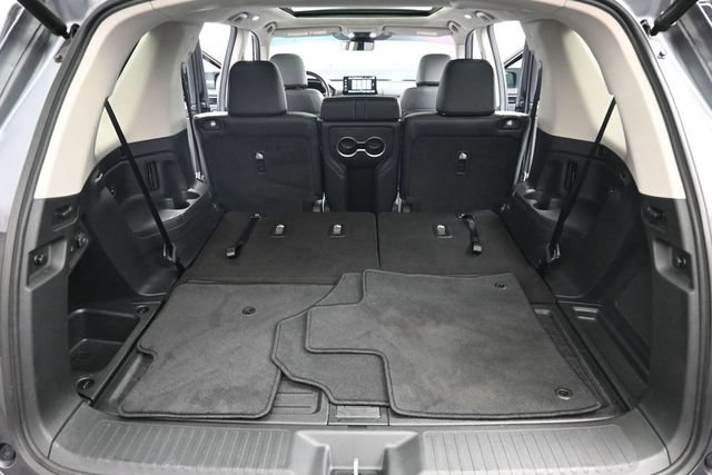 Used 2025 Honda Pilot Touring image 17