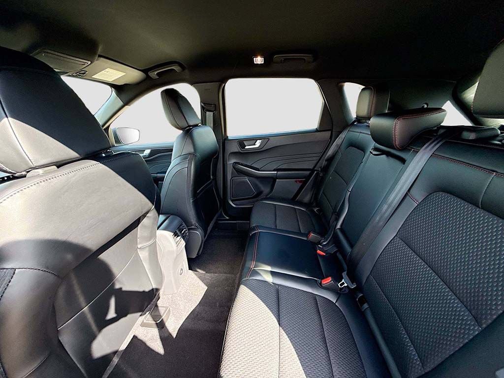 New 2026 Ford Escape ST-Line w/ Tech Pack #1 AWD/4WD image 23
