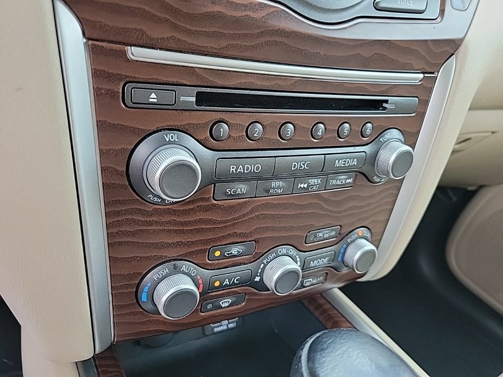 Used 2018 Nissan Pathfinder Platinum AWD/4WD image 23