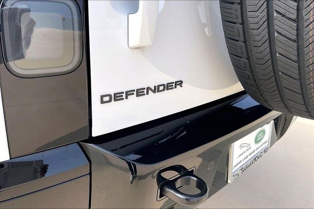 New 2026 Land Rover Defender 110 X-Dynamic SE image 9