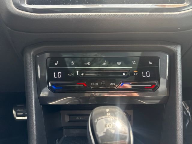 Used 2022 Volkswagen Tiguan SEL R-Line image 16