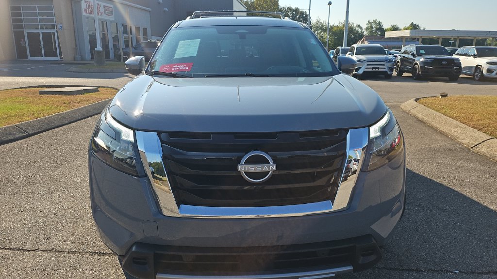 Certified 2025 Nissan Pathfinder Platinum w/ Cargo Package FWD image 22