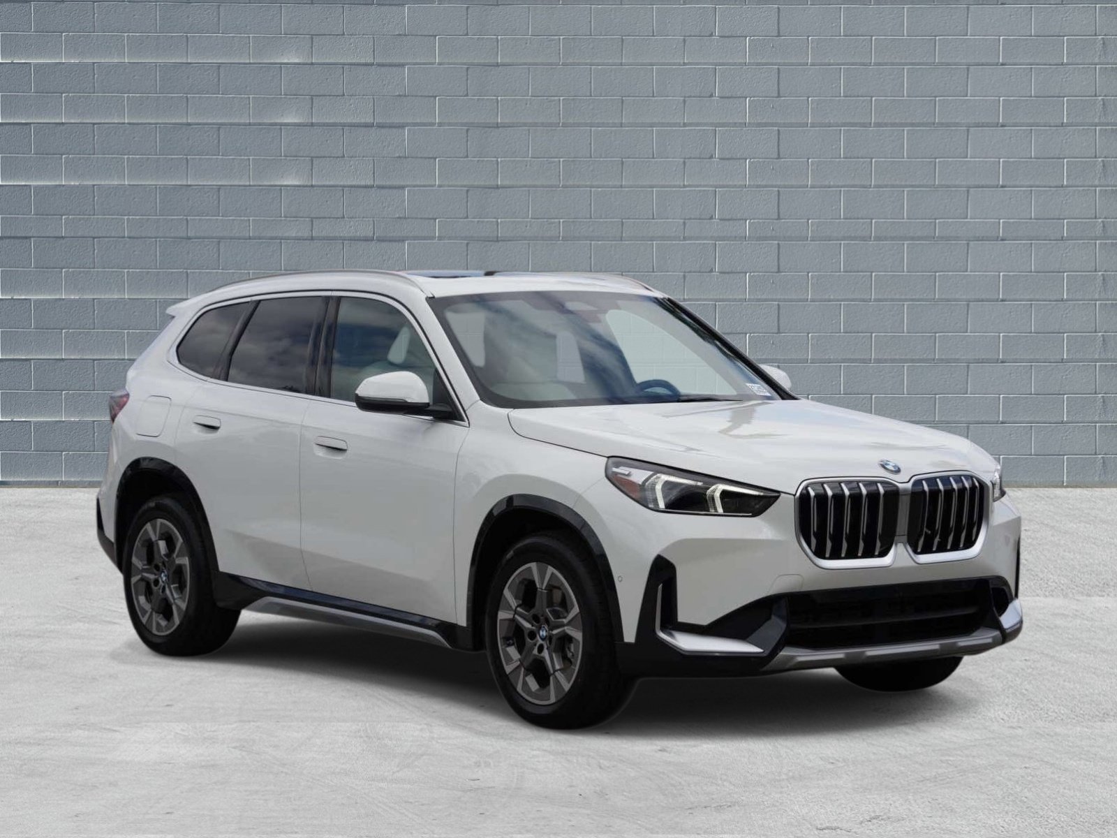 New 2027 BMW X1 xDrive28i w/ Convenience Package