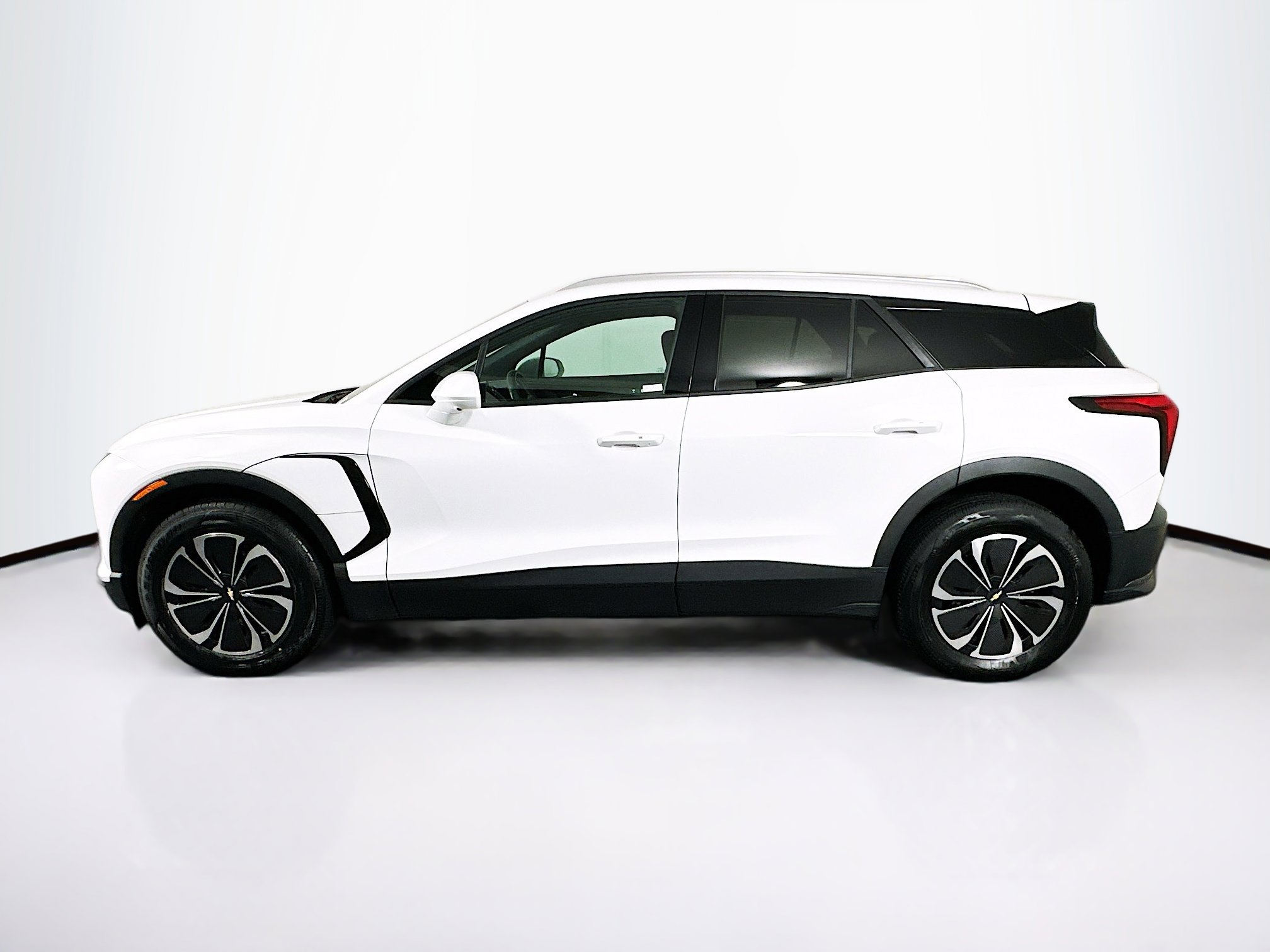 Used 2024 Chevrolet Blazer EV LT AWD/4WD image 4