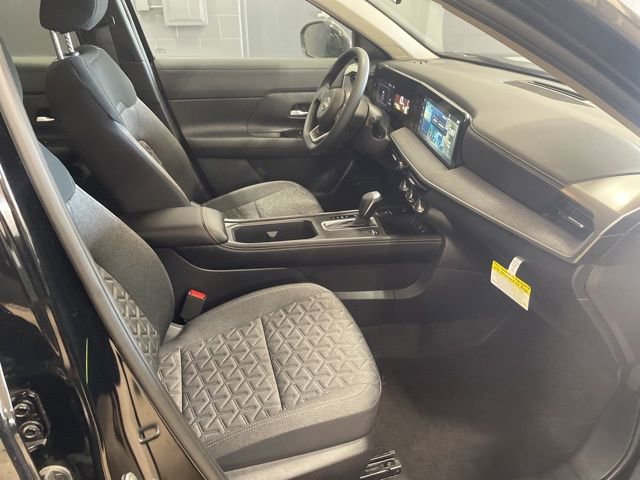 Certified 2025 Nissan Kicks SV w/ SV Premium Package image 32