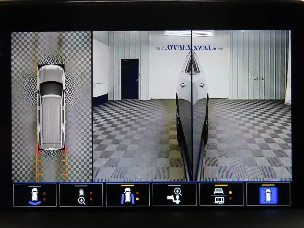 Used 2024 Chevrolet Suburban RST w/ Luxury Package image 21