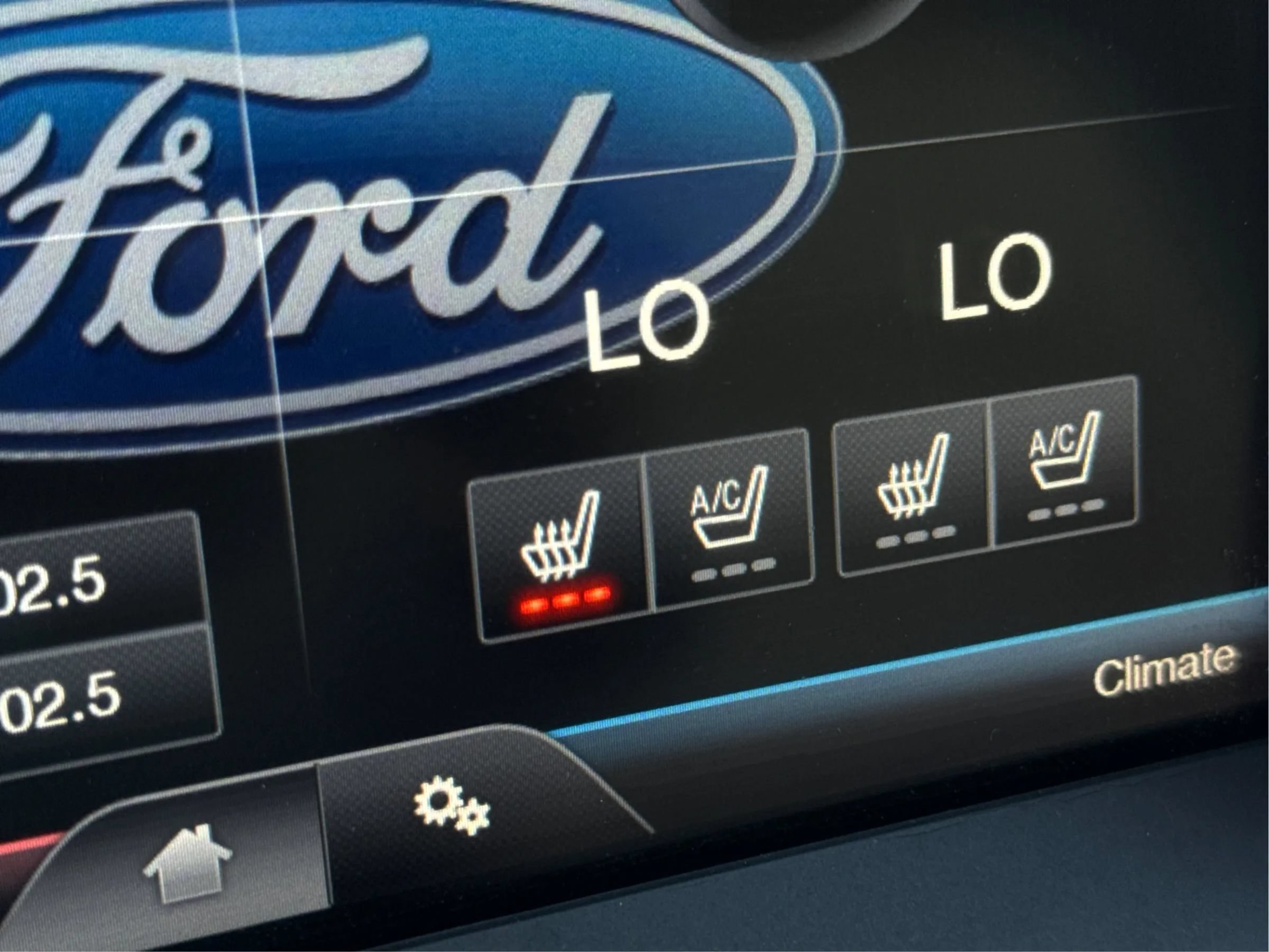 Used 2014 Ford F150 Lariat w/ Equipment Group 501A Mid RWD image 30