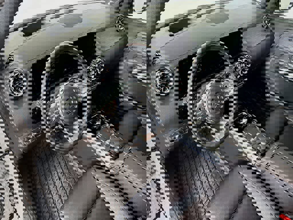 Used 2023 Mercedes-Benz GLA 35 AMG 4MATIC image 2