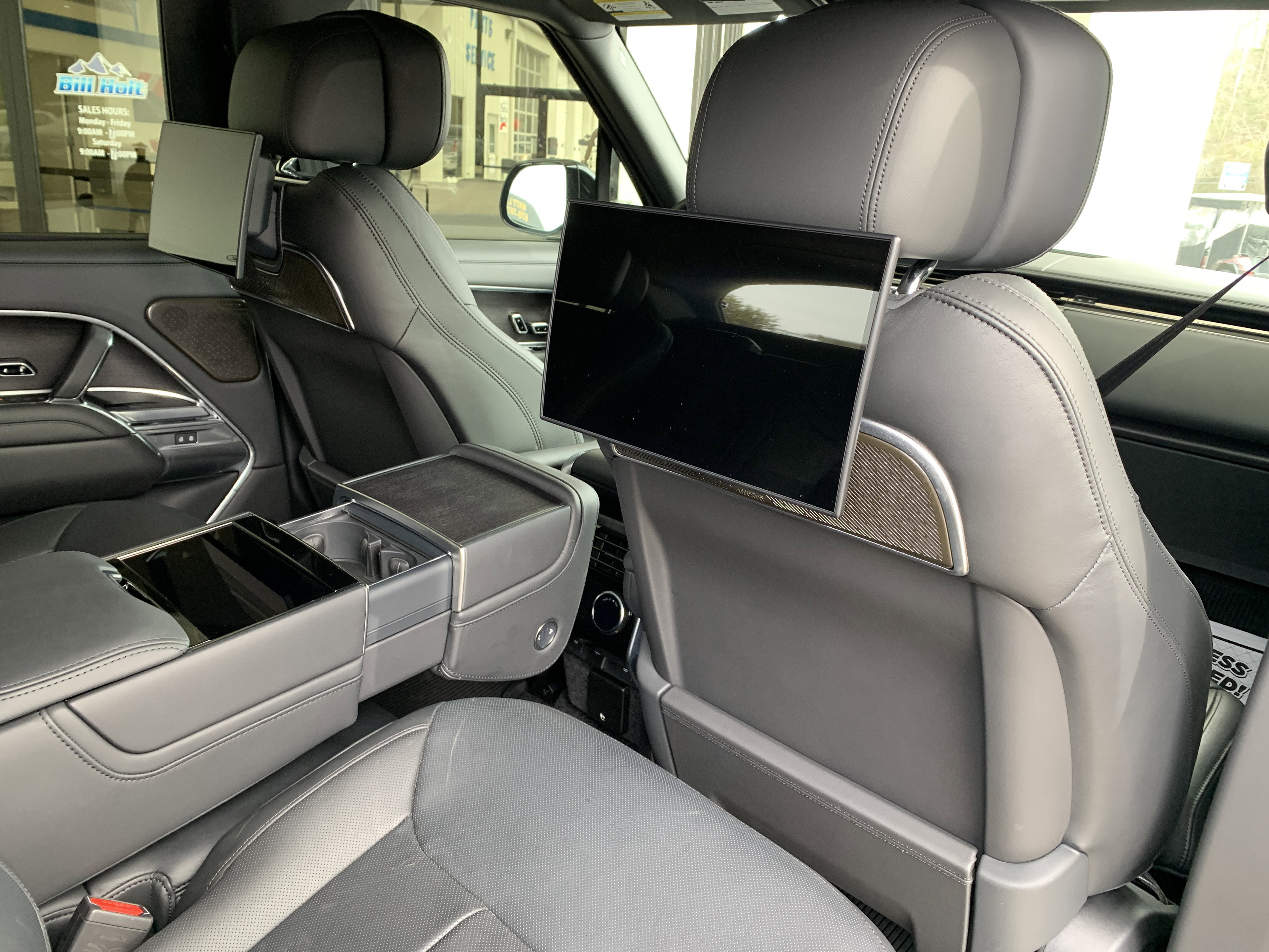 Used 2025 Land Rover Range Rover Autobiography image 35