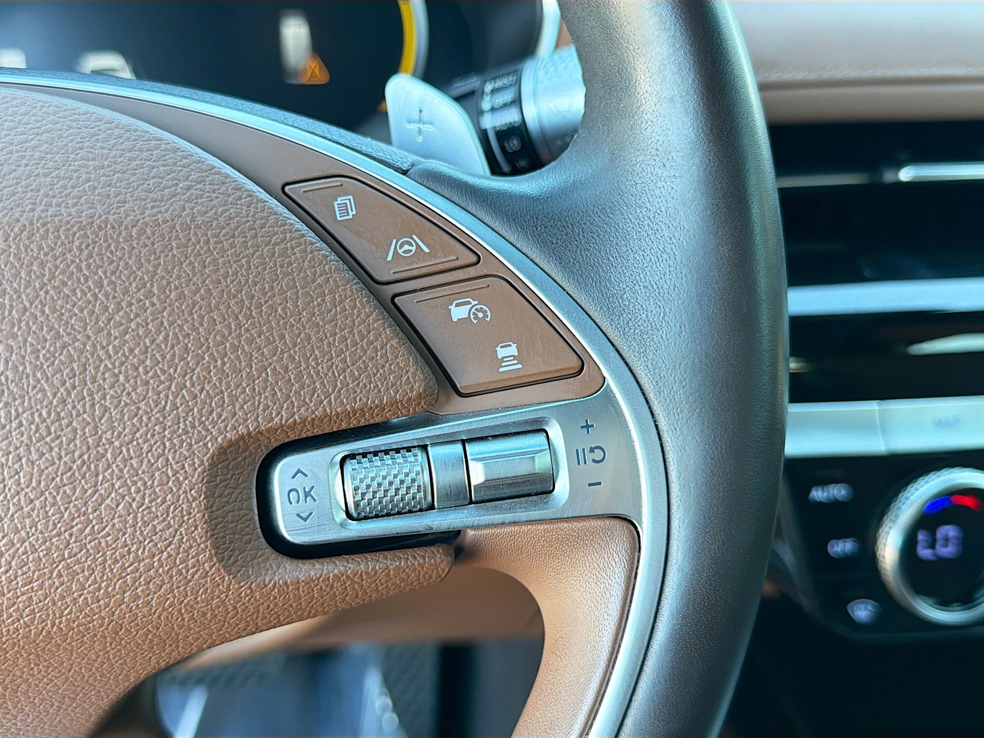 Used 2024 Genesis G80 2.5T image 36