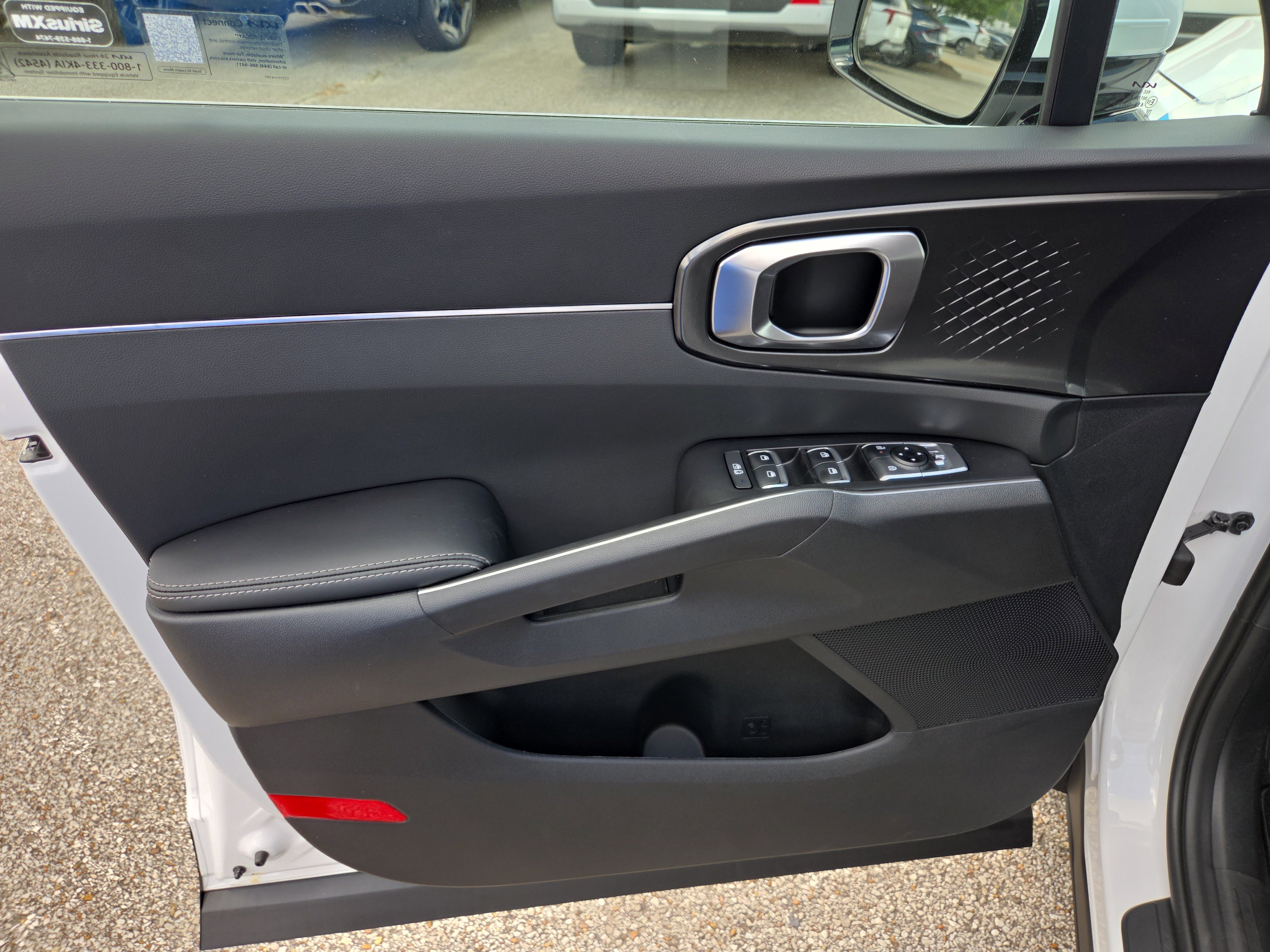 New 2025 Kia Sorento LX image 5