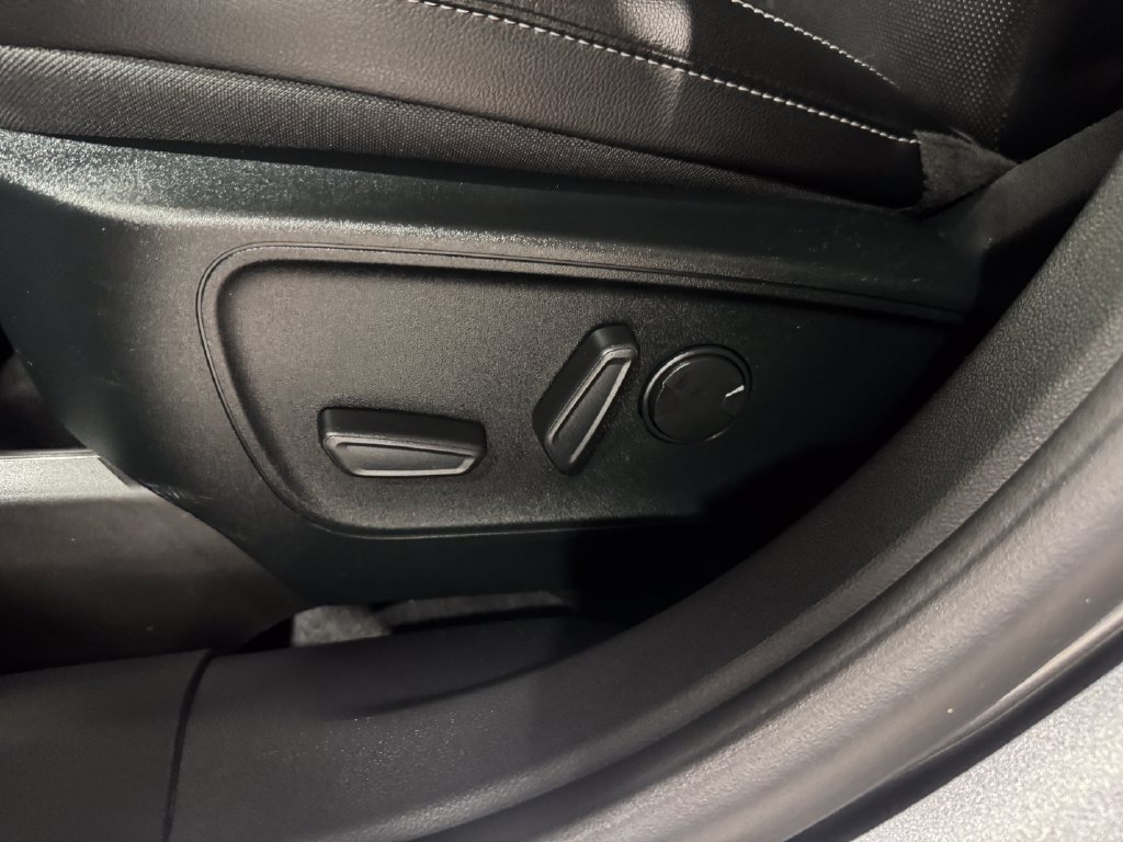 Used 2022 Ford Escape Titanium AWD/4WD image 19
