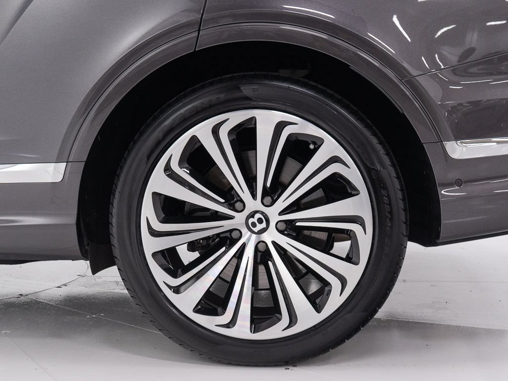 Certified 2022 Bentley Bentayga AWD/4WD image 44