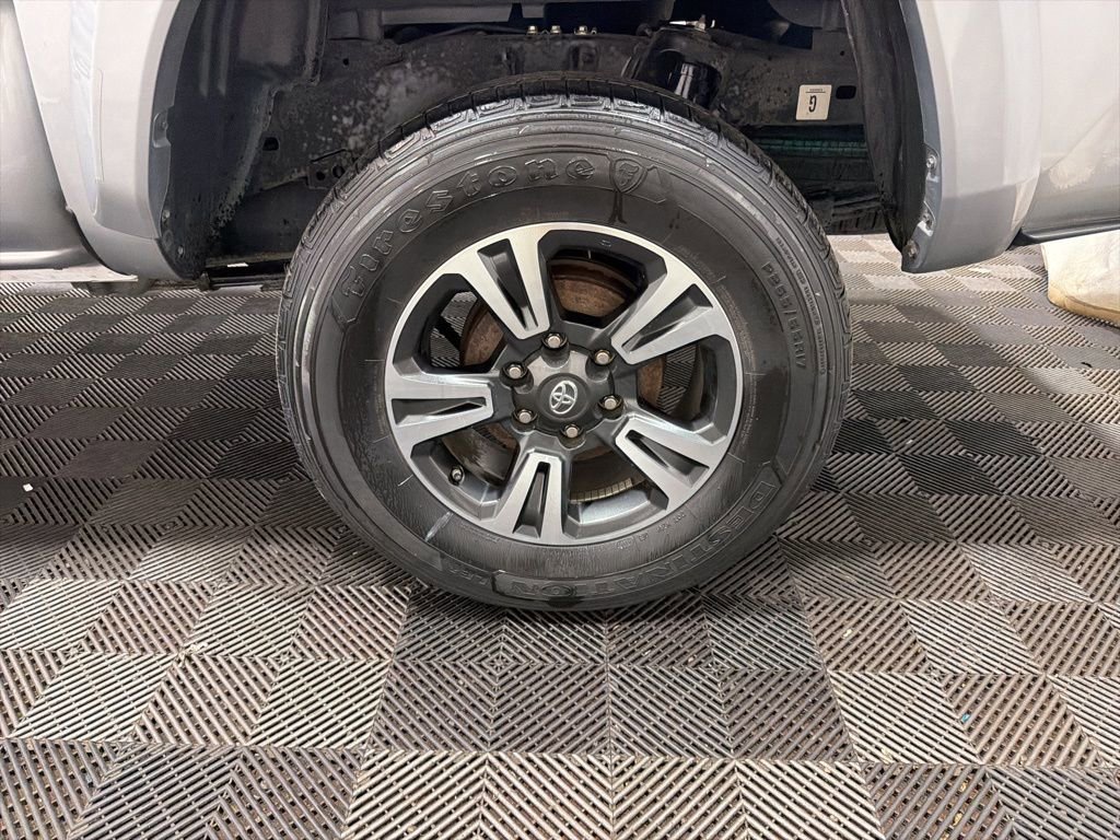 Used 2019 Toyota Tacoma TRD Sport w/ Technology Package AWD/4WD image 33