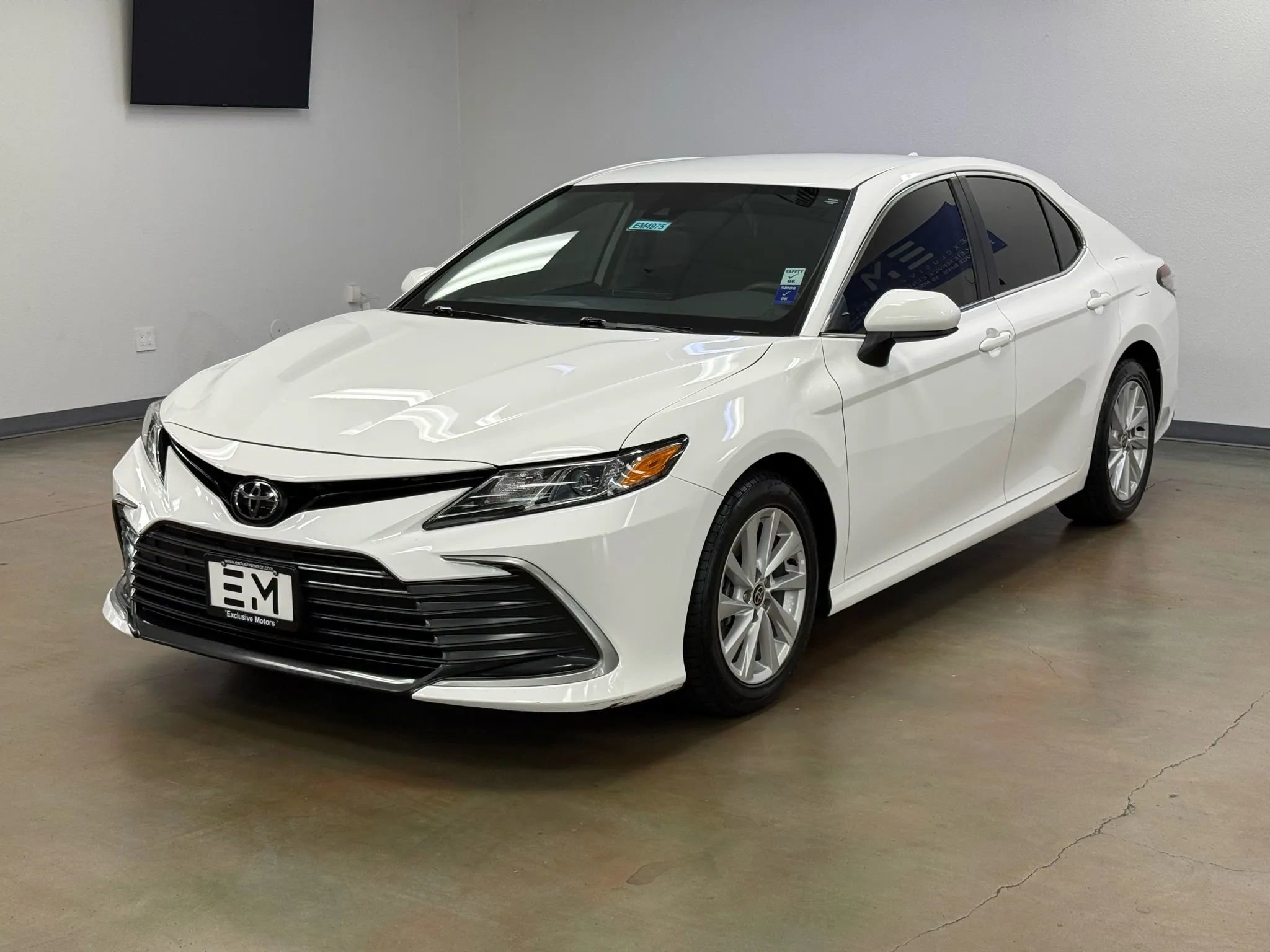 Used 2022 Toyota Camry LE image 4