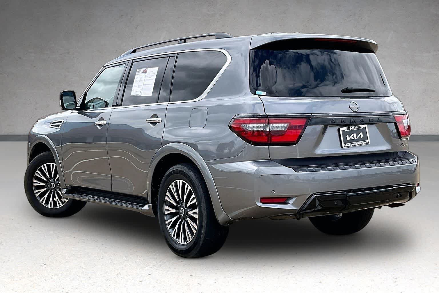 Used 2023 Nissan Armada SL w/ Midnight Edition Package AWD/4WD image 4