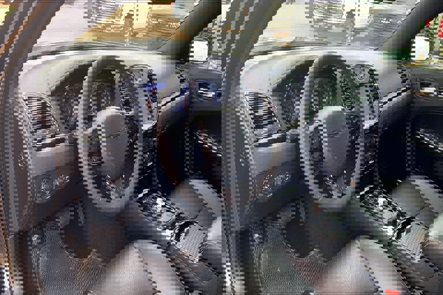 Used 2023 Chrysler 300 S w/ Comfort Group RWD image 18