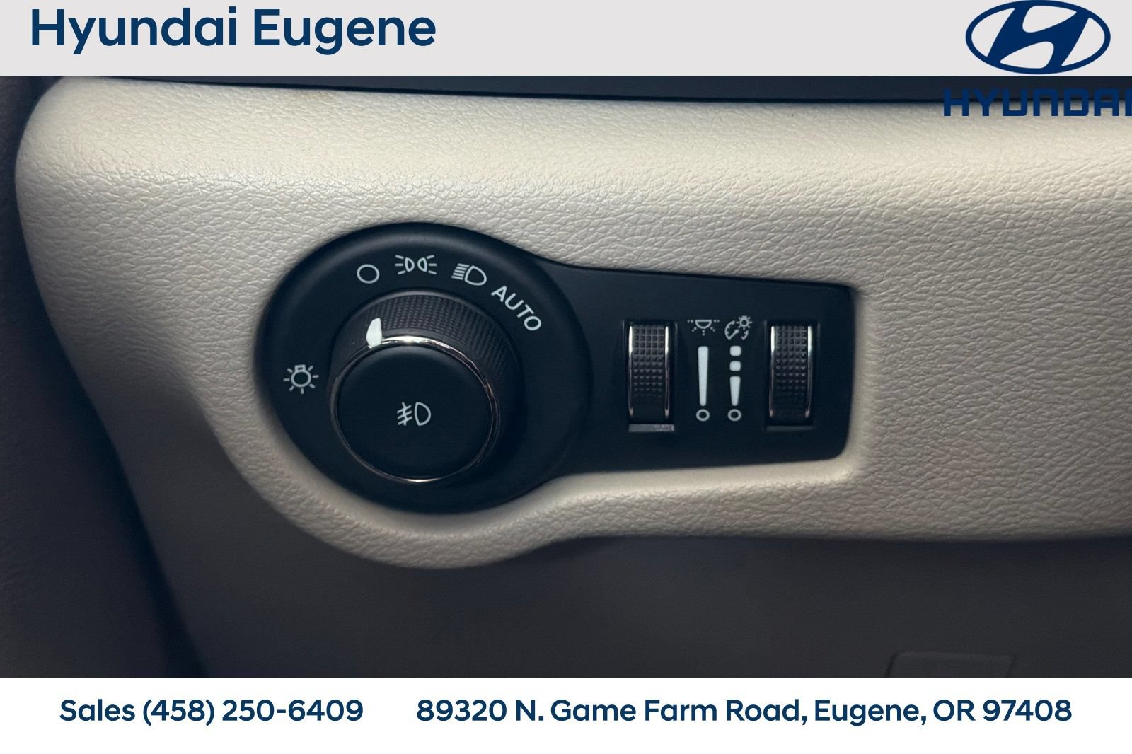 Used 2023 Chrysler Pacifica Touring-L FWD image 33
