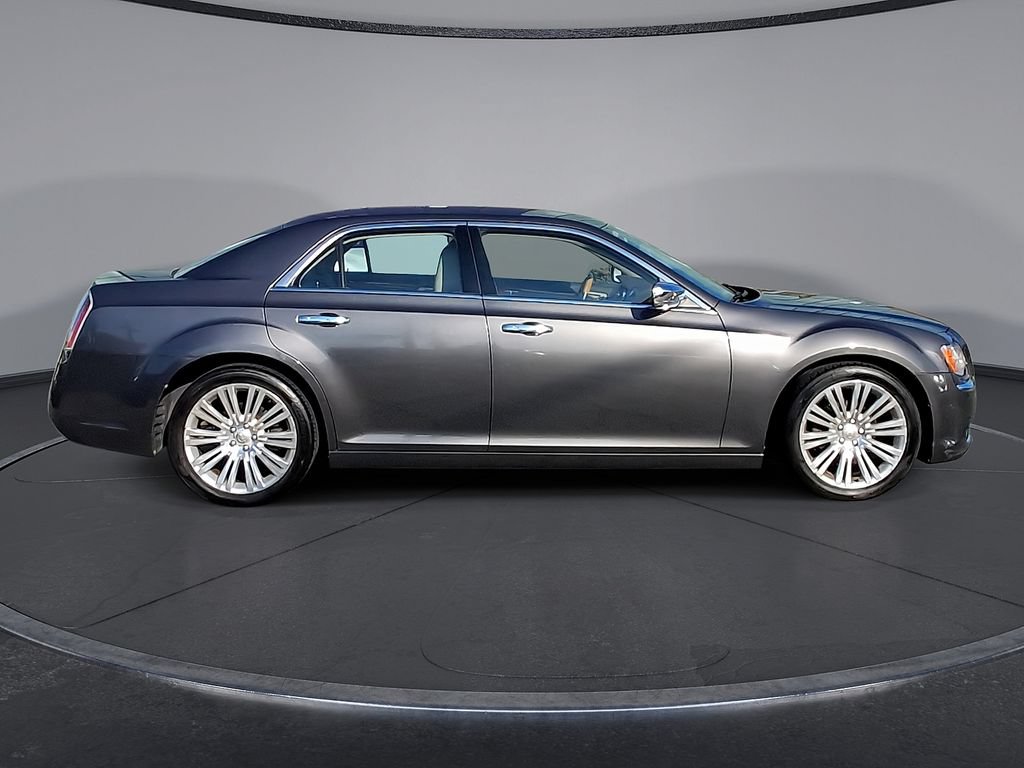 Used 2013 Chrysler 300 C w/ Light Group RWD image 32