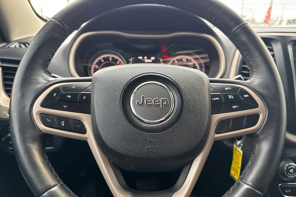 Used 2017 Jeep Cherokee Latitude FWD image 22