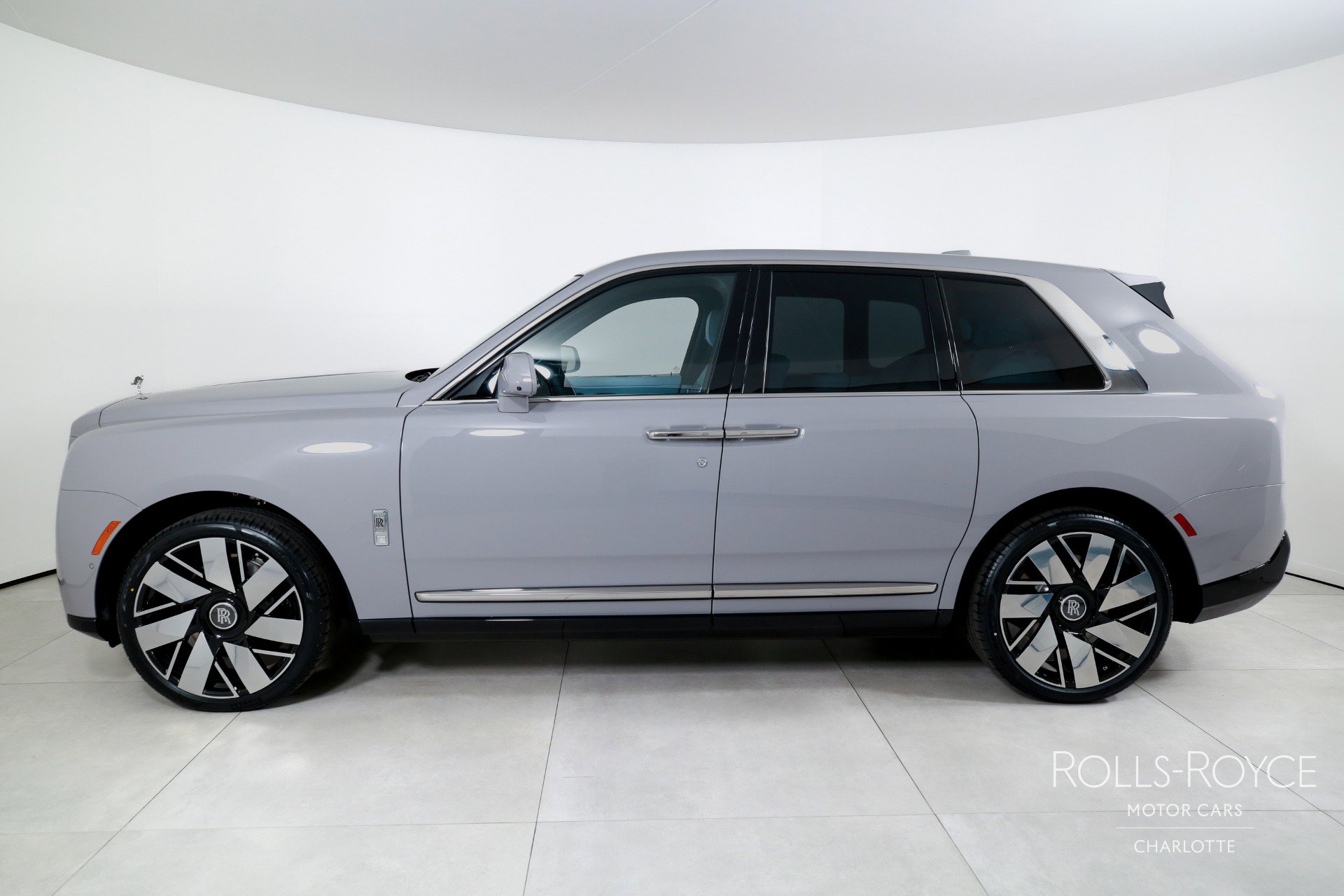 New 2026 Rolls-Royce Cullinan image 3